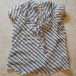 Womens patterned front tie shirt